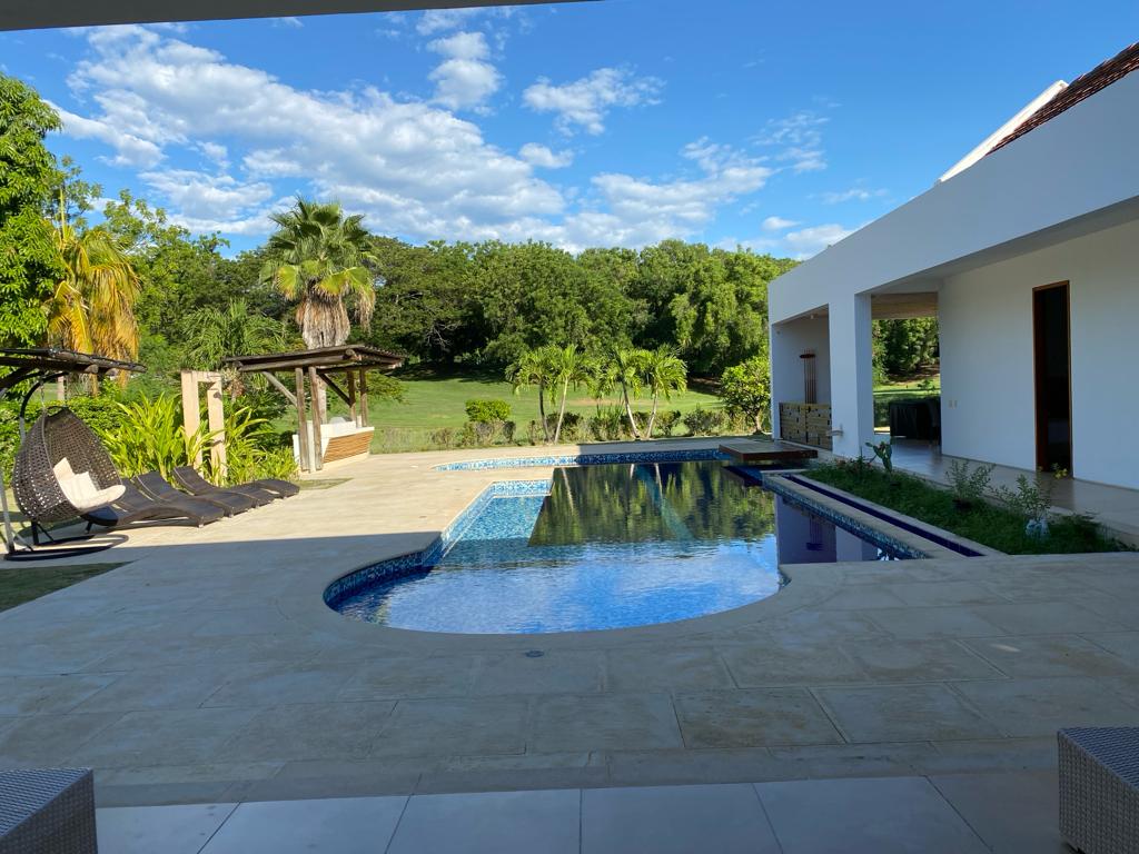 Casa de 4 alcobas en venta en Las Palmas, Ricaurte, 344 m² · foto 10 de 24
