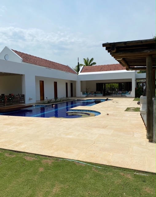 Casa de 4 alcobas en venta en Las Palmas, Ricaurte, 344 m² · foto 3 de 24