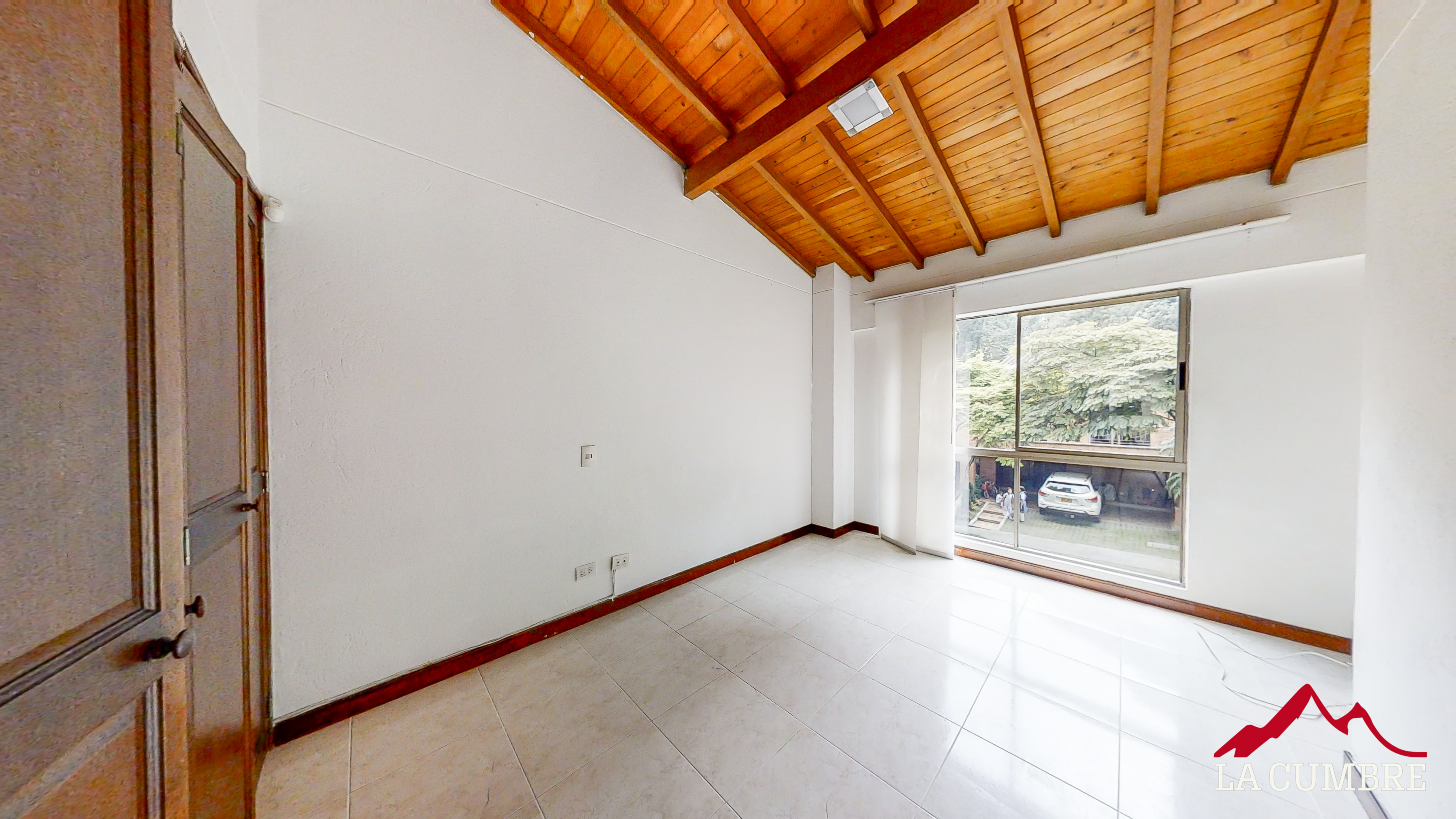 Casa de 3 alcobas en venta en El Diamante No. 2, Medellín, 200 m² · foto 11 de 13