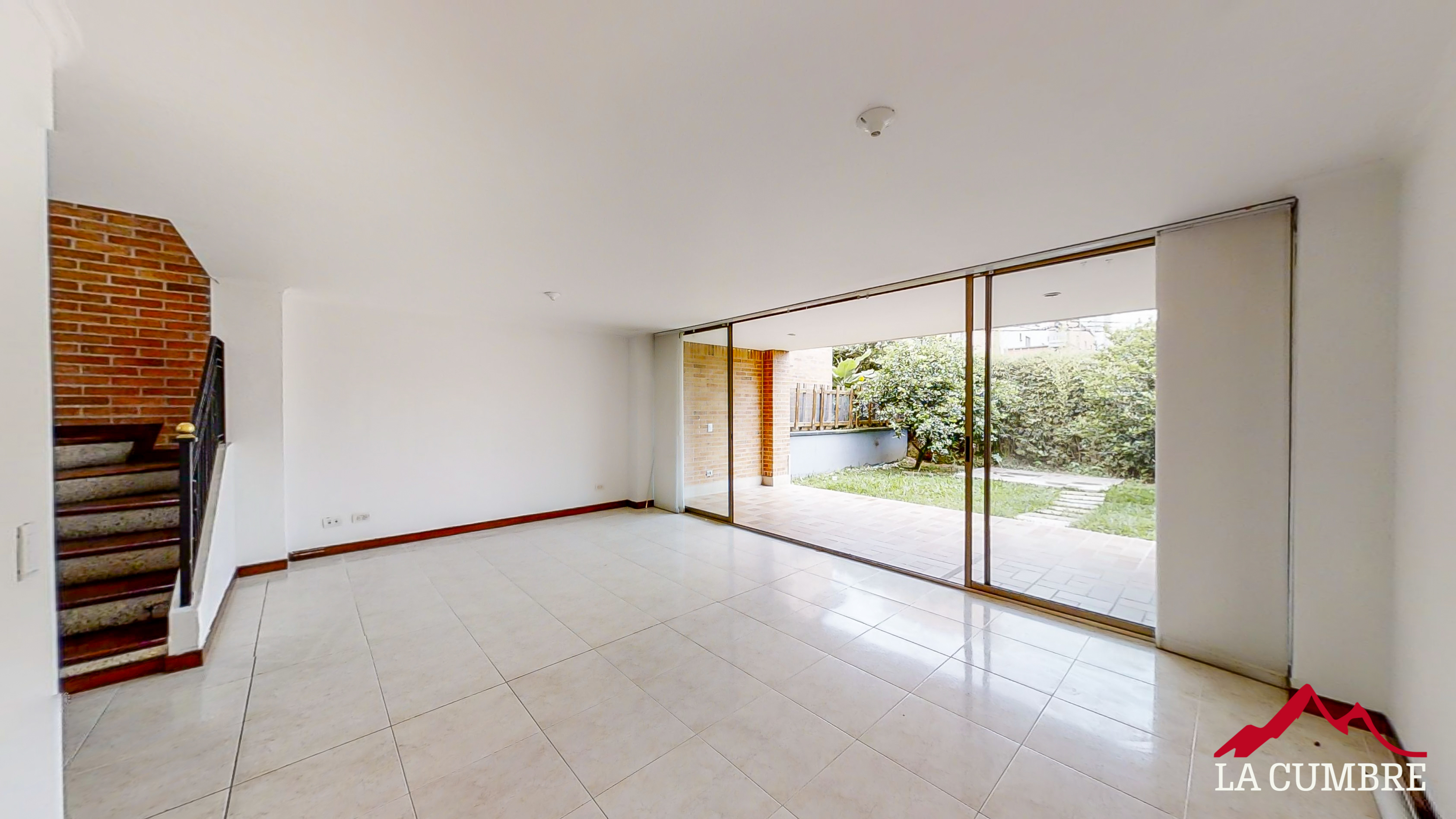Casa de 3 alcobas en venta en El Diamante No. 2, Medellín, 200 m² · foto 2 de 13