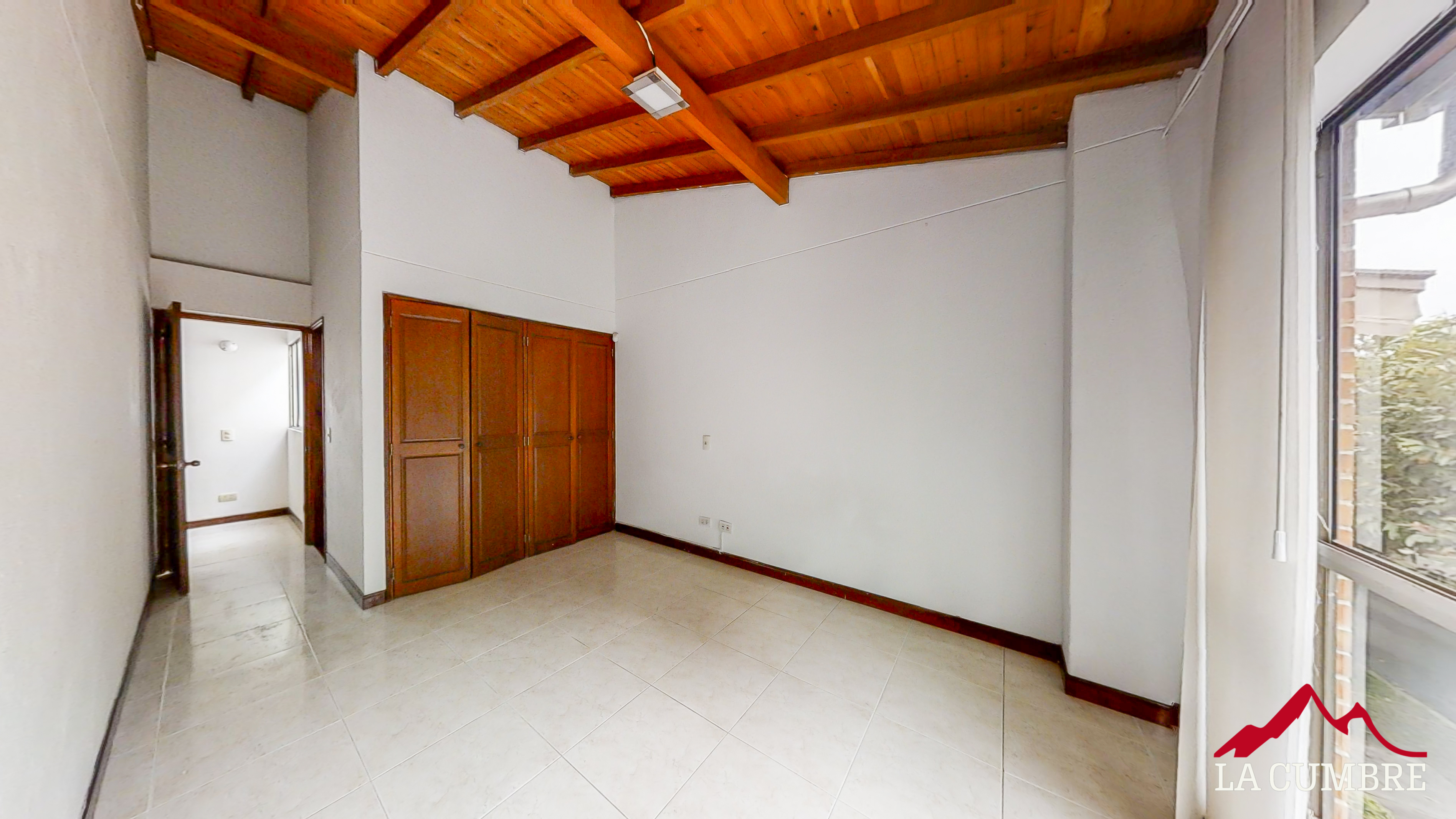Casa de 3 alcobas en venta en El Diamante No. 2, Medellín, 200 m² · foto 5 de 13