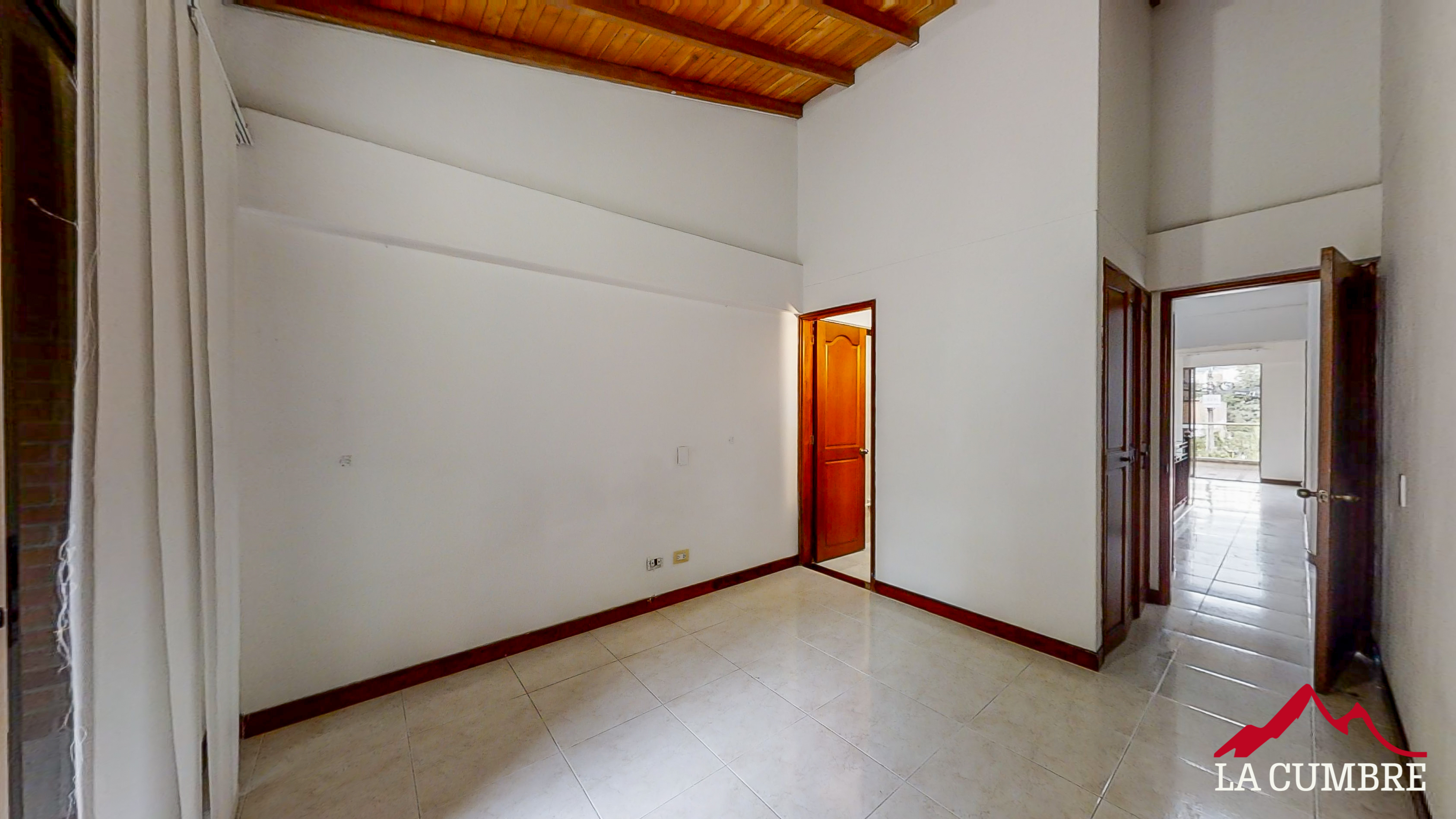 Casa de 3 alcobas en venta en El Diamante No. 2, Medellín, 200 m² · foto 8 de 13