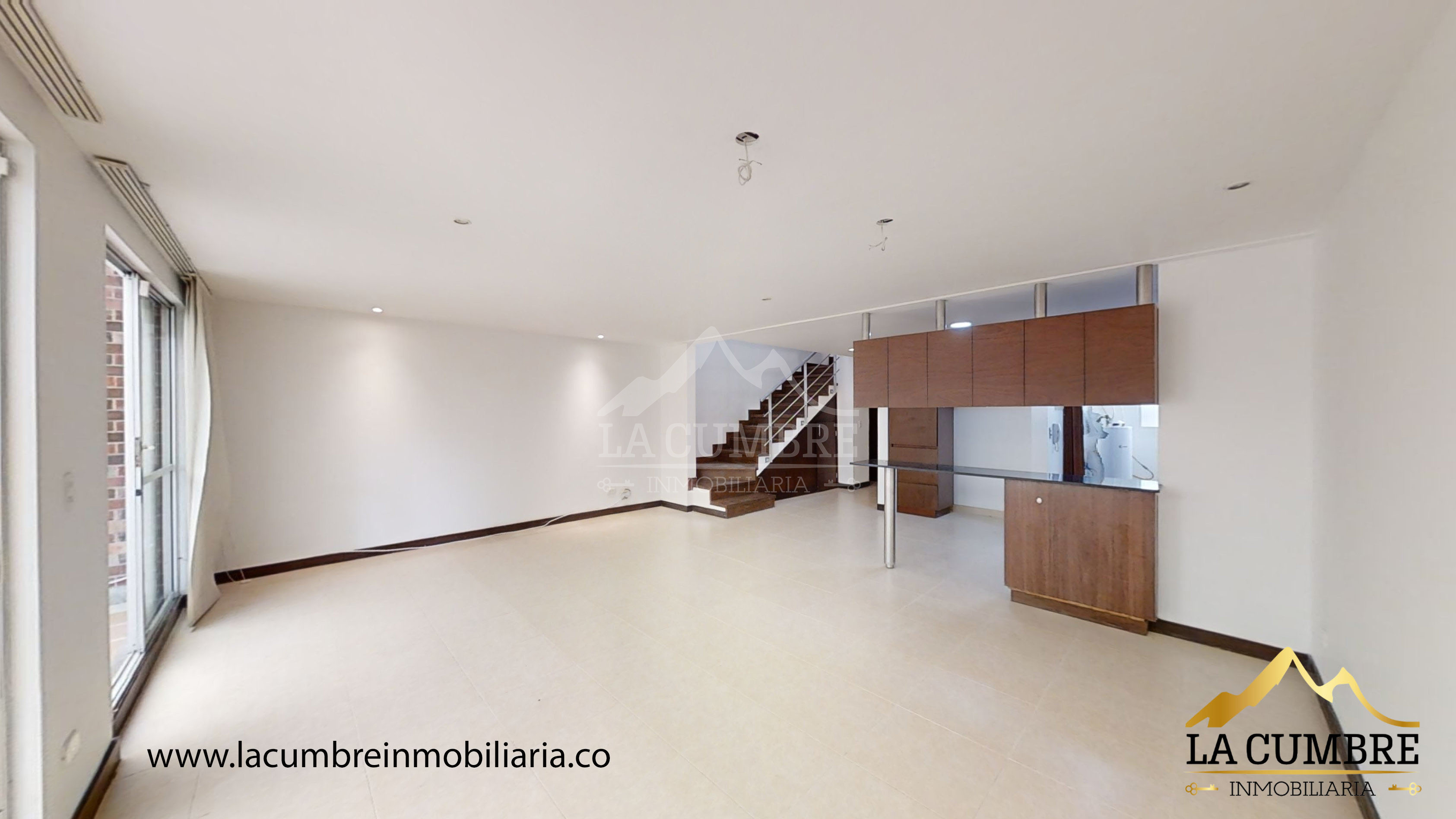 Casa de 3 alcobas en venta en Zuñiga, Envigado, 160 m² · foto 2 de 11