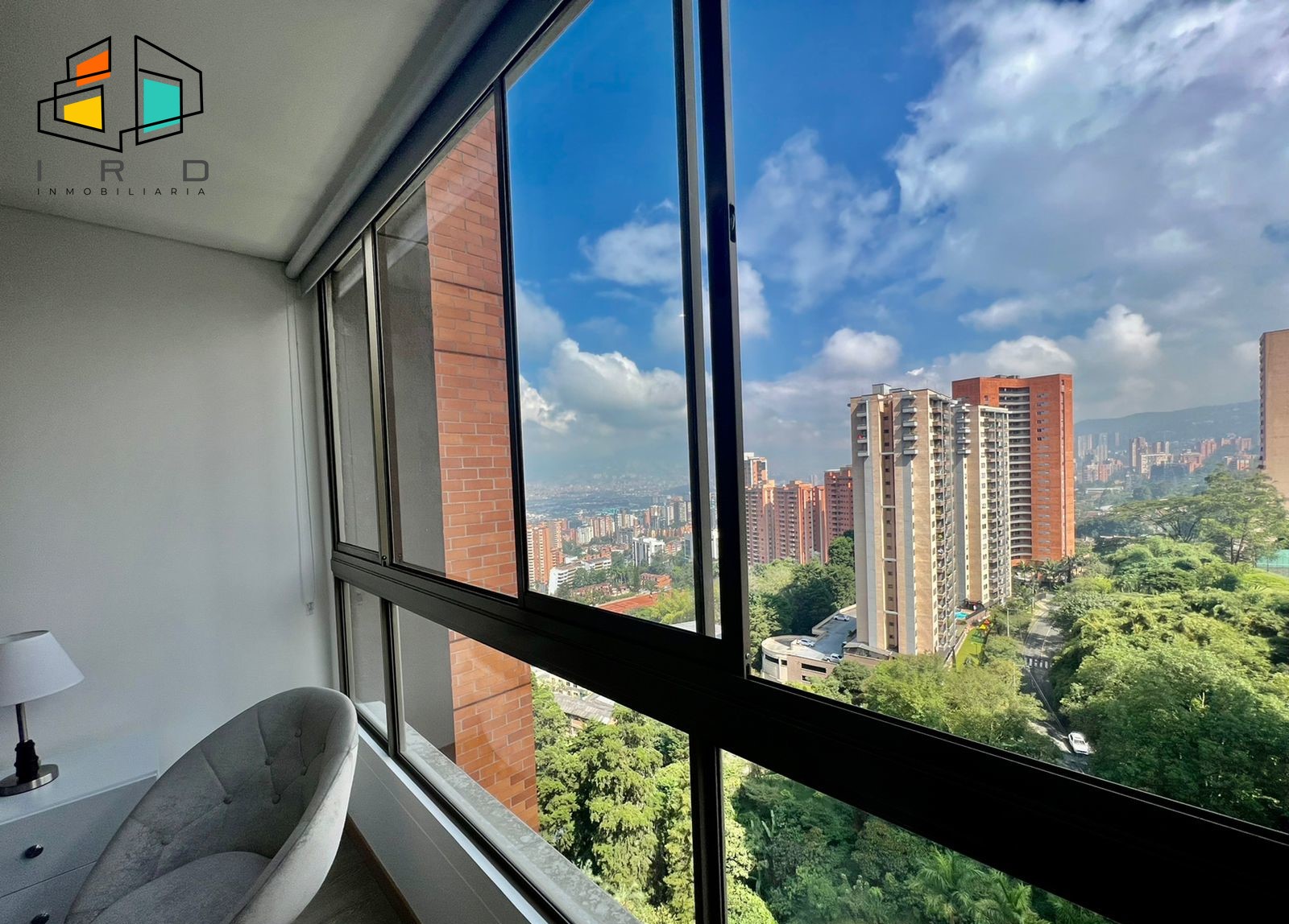 Apartamento en arriendo en El Poblado, Medellín, 90 m² · foto 17 de 24
