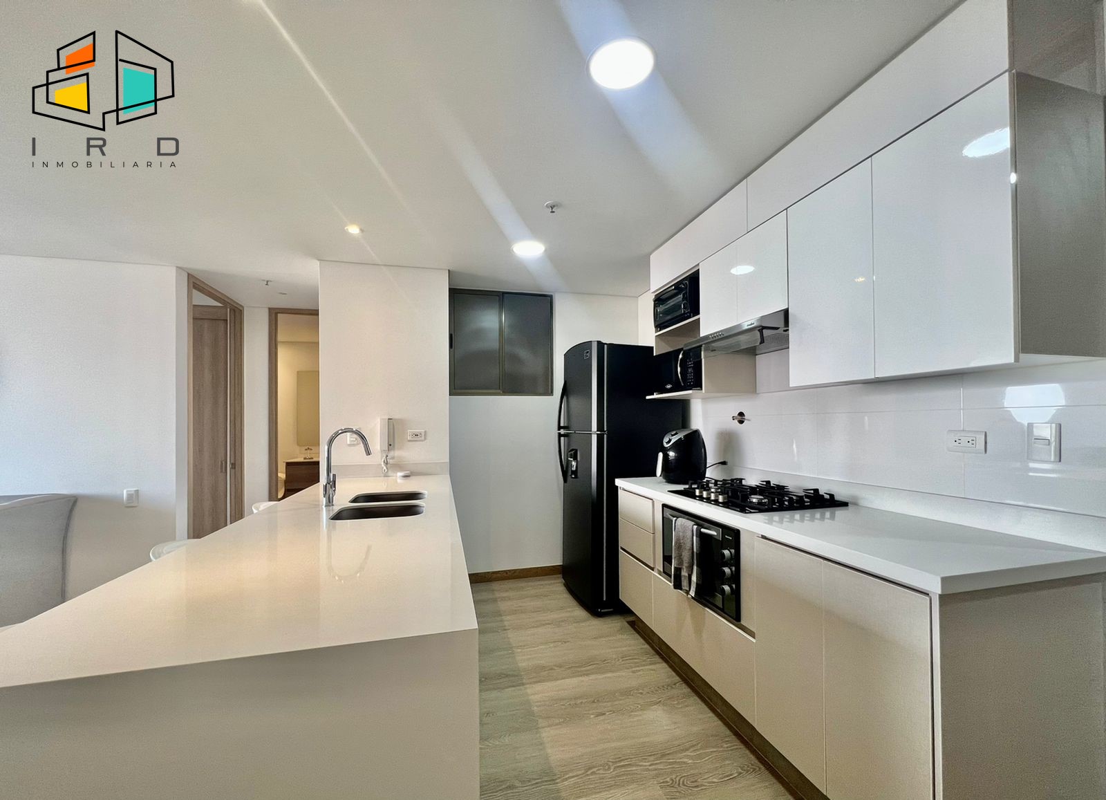 Apartamento en arriendo en El Poblado, Medellín, 90 m² · foto 3 de 24