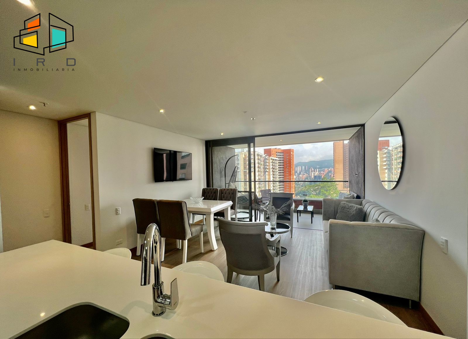 Apartamento en arriendo en El Poblado, Medellín, 90 m² · foto 6 de 24