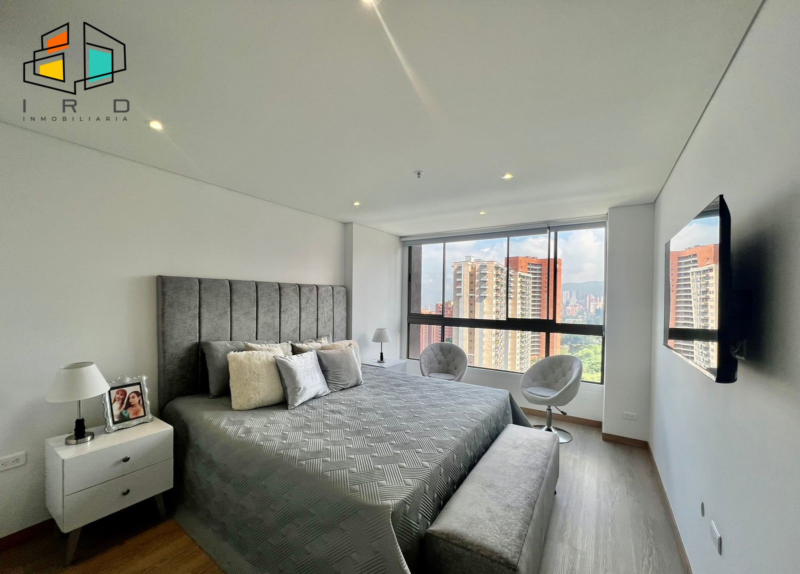 Apartamento en arriendo en El Poblado, Medellín, 90 m² · foto 9 de 24
