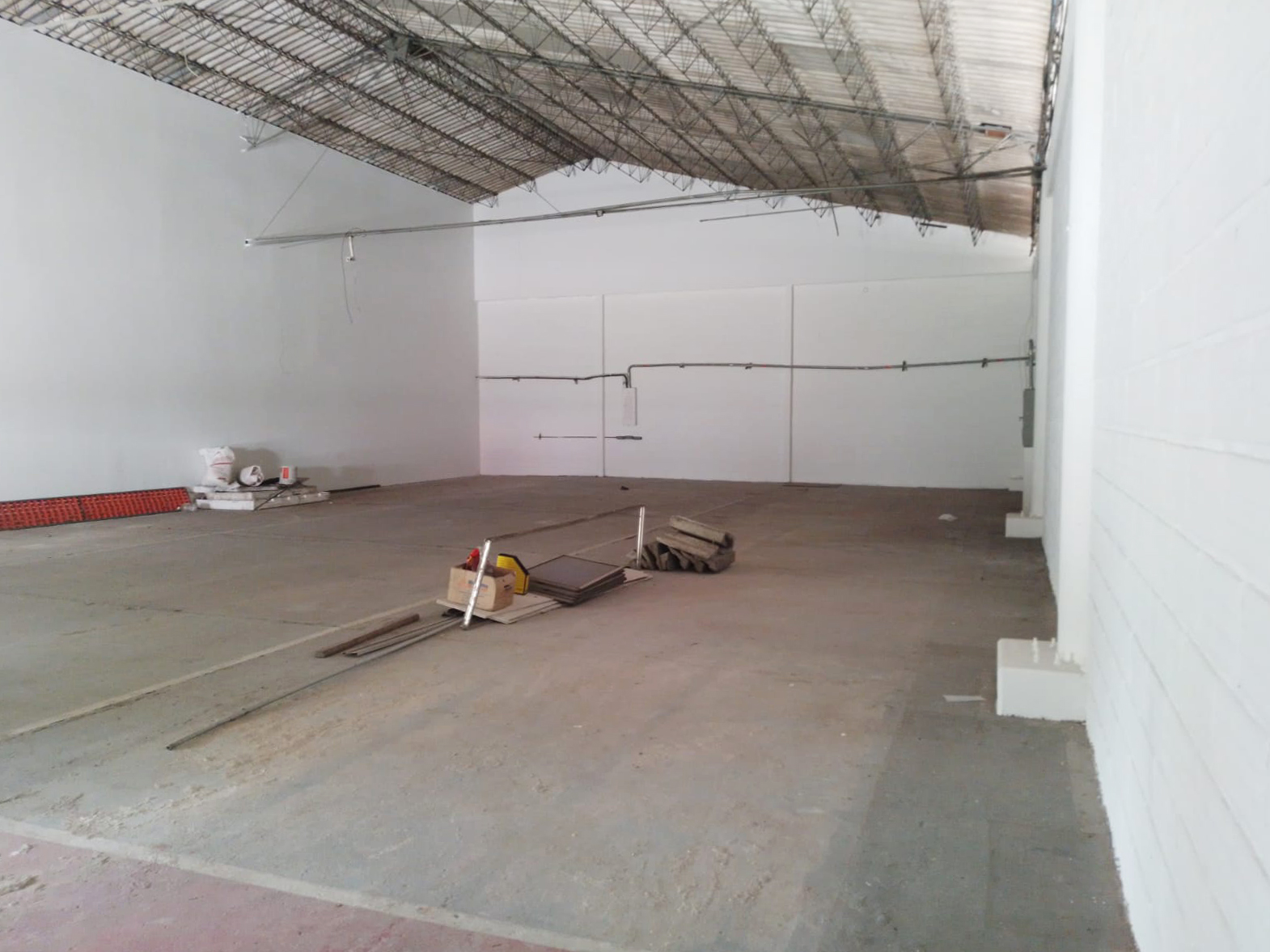 Bodega en arriendo en Caribe, Medellín, 328 m² · foto 4 de 6