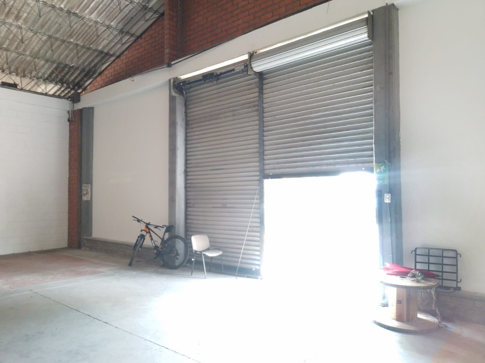 Bodega en arriendo en Caribe, Medellín, 328 m² · foto 5 de 6