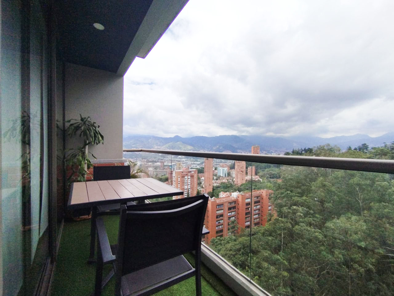 Apartamento de 2 alcobas en arriendo en El Poblado, Medellín, 80 m² · foto 16 de 16