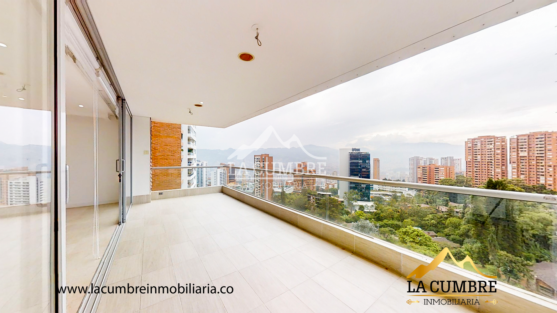 Apartamento de 3 alcobas en arriendo en El Tesoro, Medellín, 263 m² · foto 10 de 19
