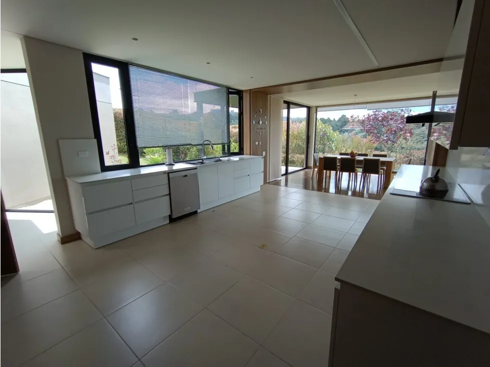 Casa de 5 alcobas en venta en Las Palmas, Envigado, 526 m² · foto 5 de 24