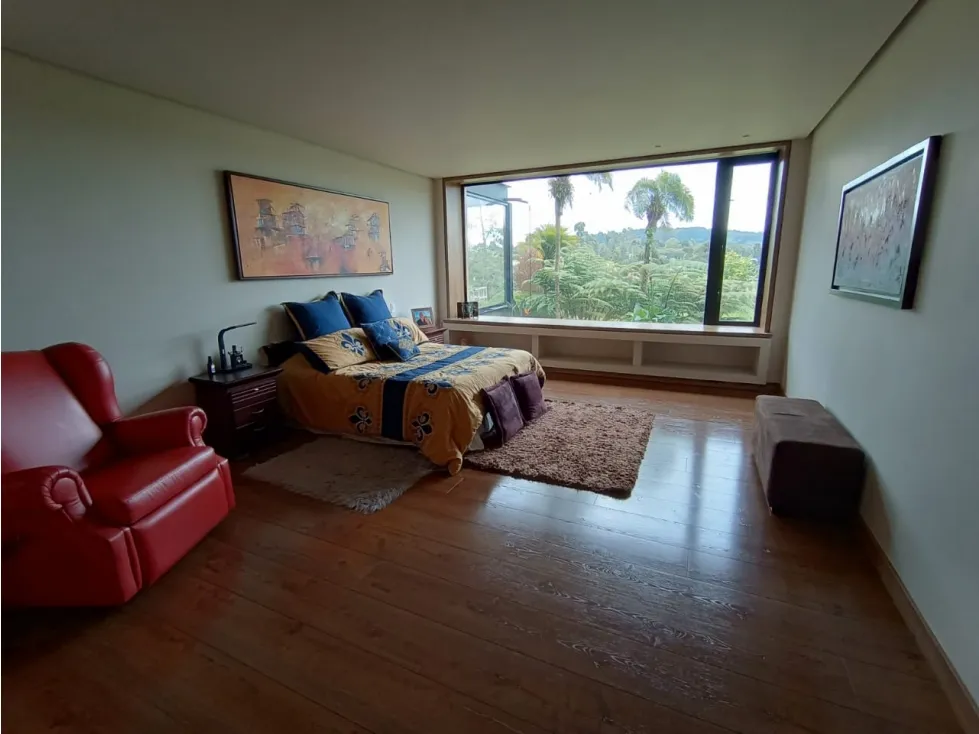 Casa de 5 alcobas en venta en Las Palmas, Envigado, 526 m² · foto 9 de 24