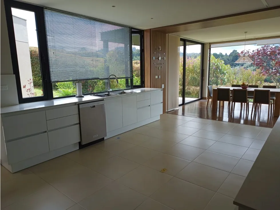 Casa de 5 alcobas en venta en Las Palmas, Envigado, 526 m² · foto 13 de 24