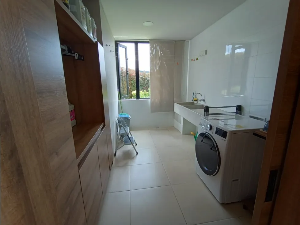 Casa de 5 alcobas en venta en Las Palmas, Envigado, 526 m² · foto 22 de 24