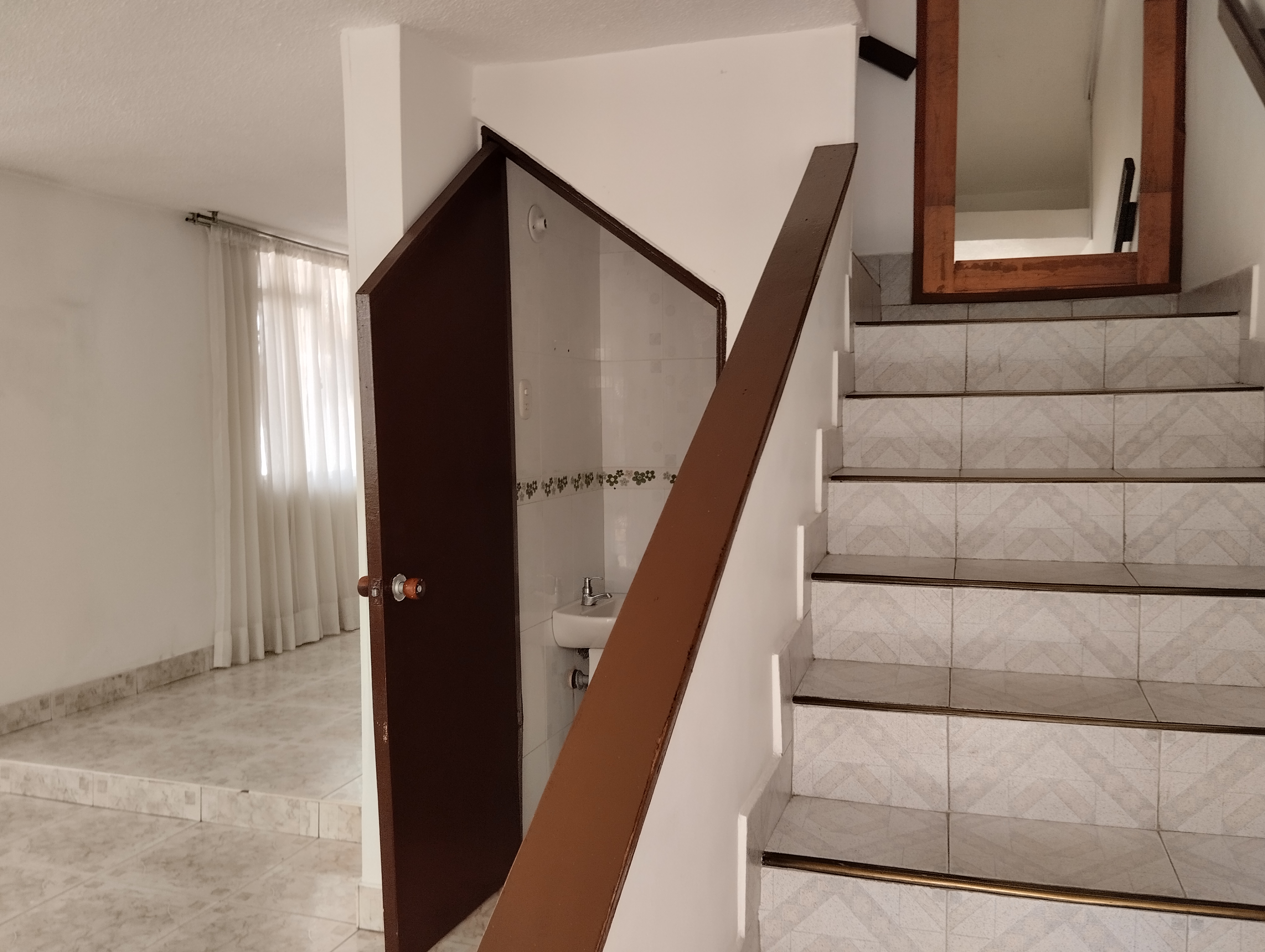 Casa de 11 alcobas en venta en Engativá, Bogotá, 354 m² · foto 6 de 16