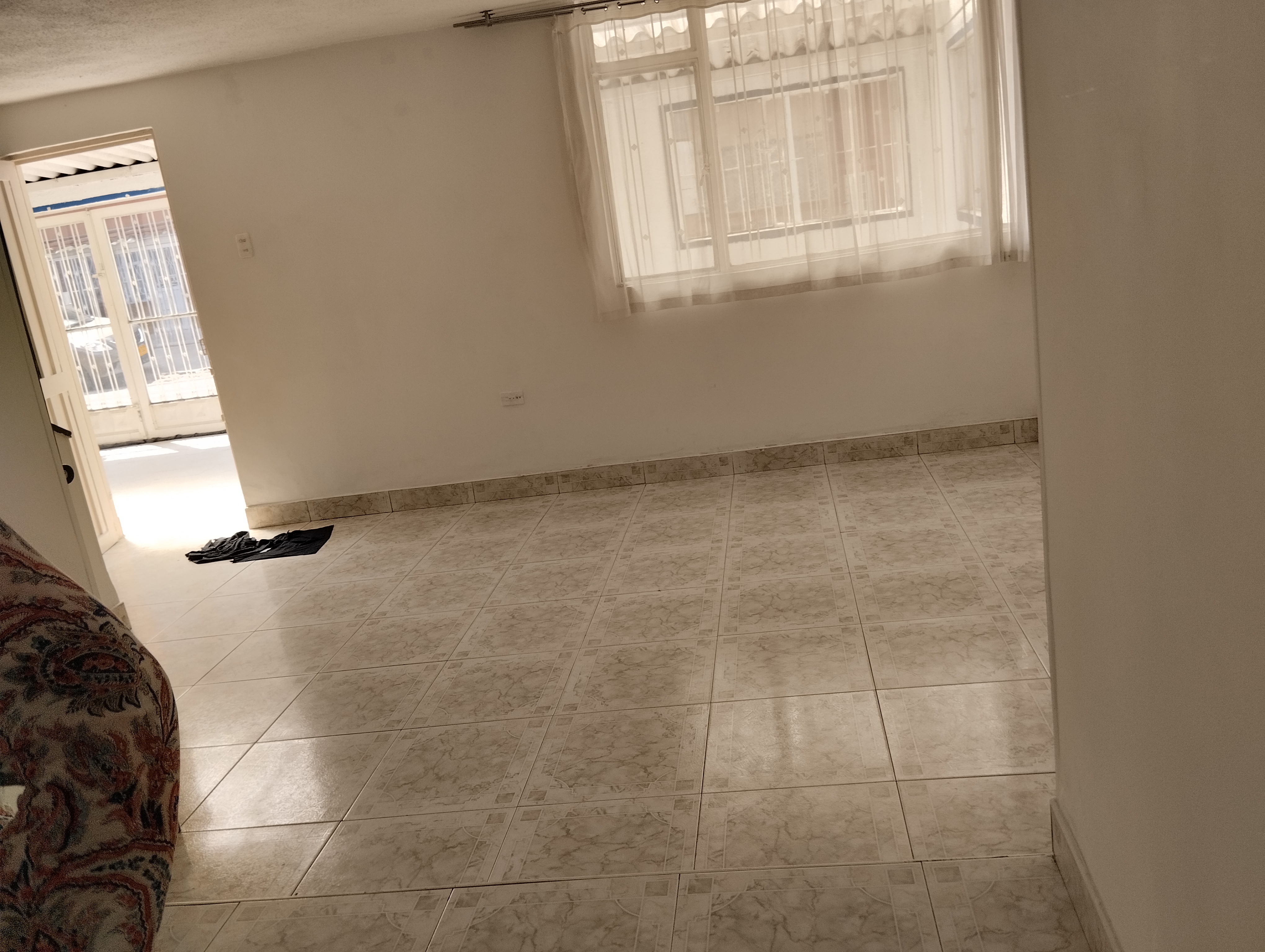 Casa de 11 alcobas en venta en Engativá, Bogotá, 354 m² · foto 7 de 16