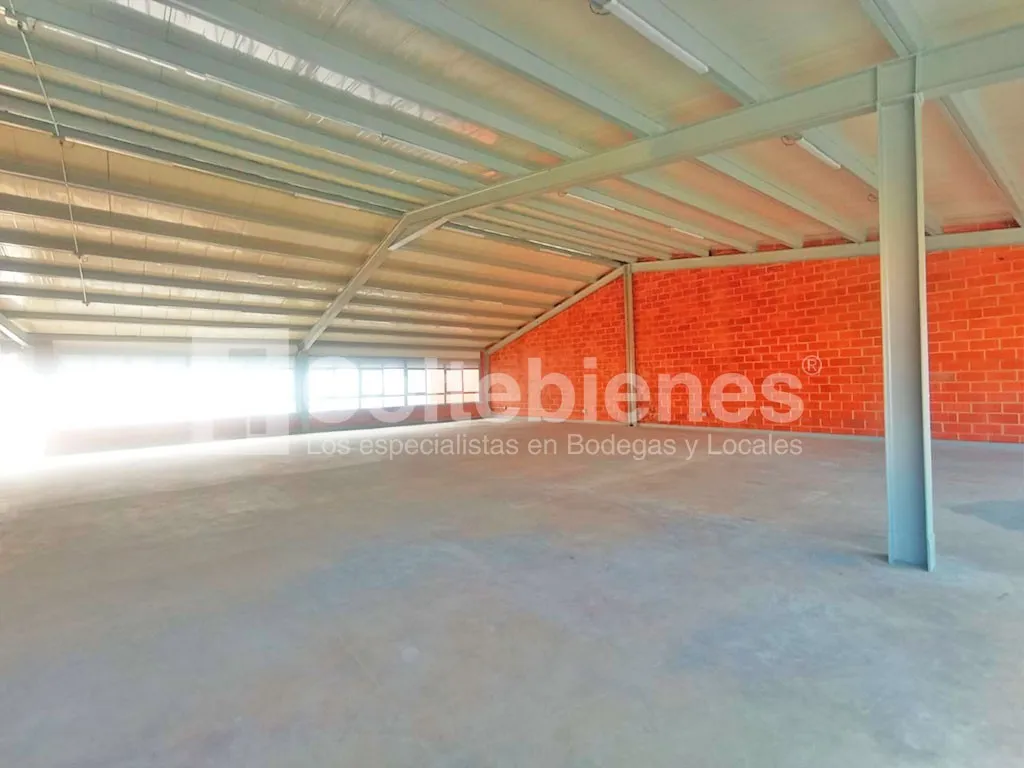 Bodega en arriendo en La América, Medellín, 290 m² · foto 5 de 10