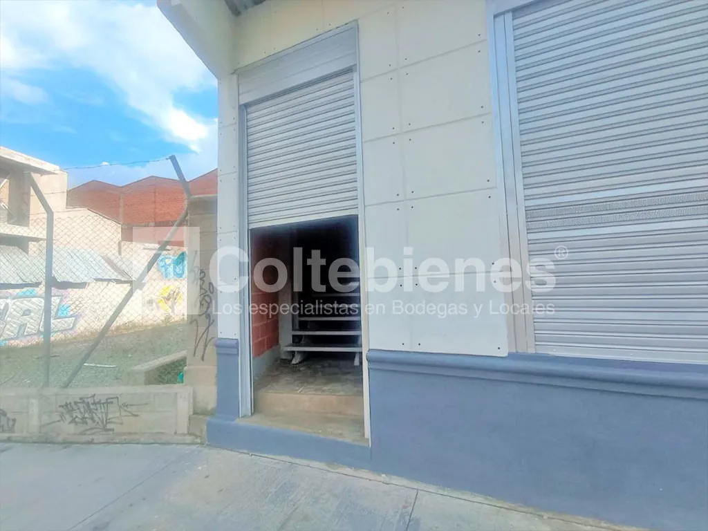 Bodega en arriendo en La América, Medellín, 290 m² · foto 9 de 10