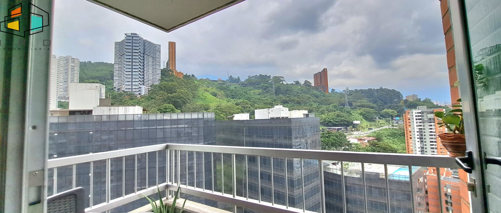 Apartamento de 3 alcobas en arriendo en San Diego, Medellín, 75 m² · foto 2 de 21