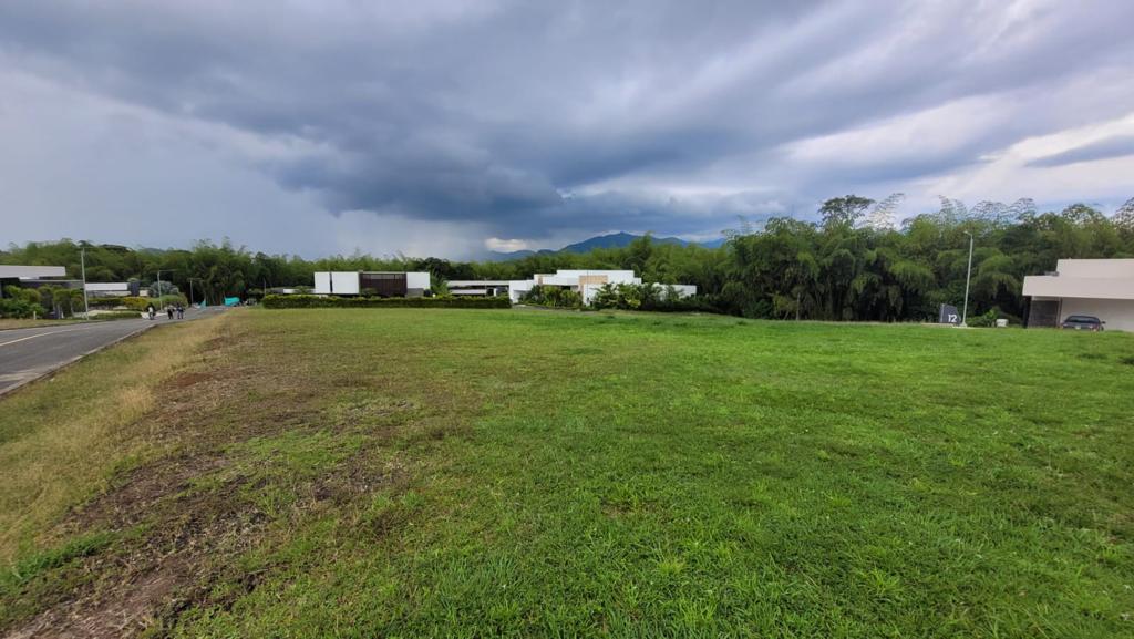 Lote en venta en Cerritos, Pereira, 2171 m² · foto 2 de 8