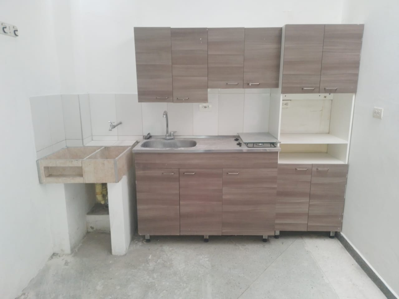 Bodega en arriendo en Belén Fatima, Medellín, 220 m² · foto 4 de 11