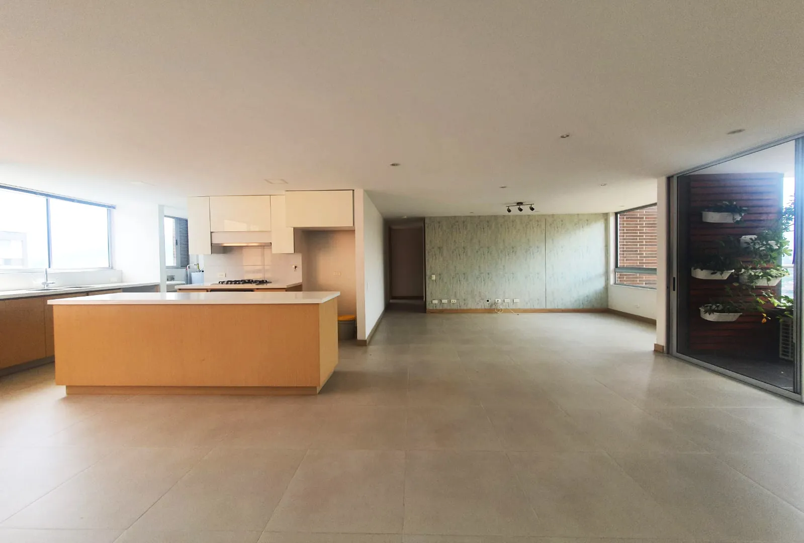 Apartamento en arriendo en Castropol, Medellín · foto 4 de 17