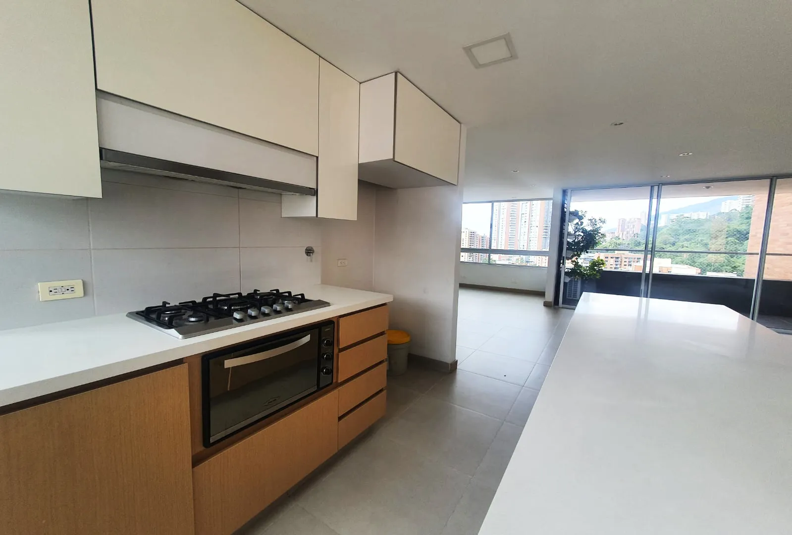 Apartamento en arriendo en Castropol, Medellín · foto 6 de 17