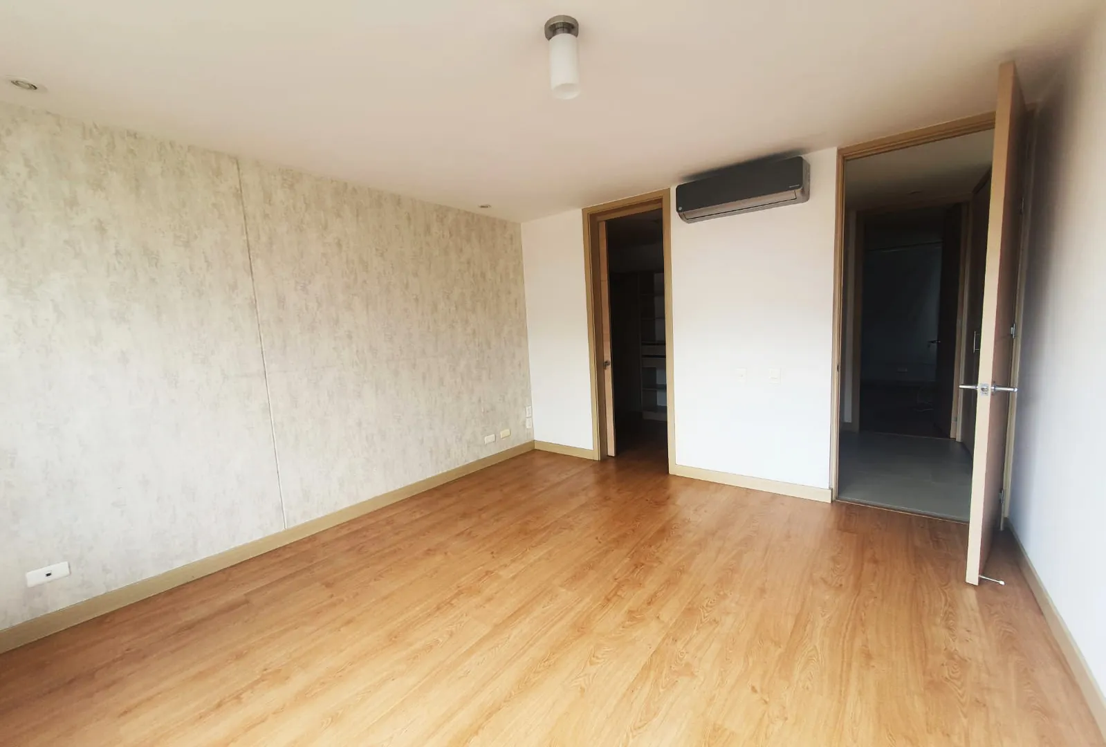 Apartamento en arriendo en Castropol, Medellín · foto 9 de 17