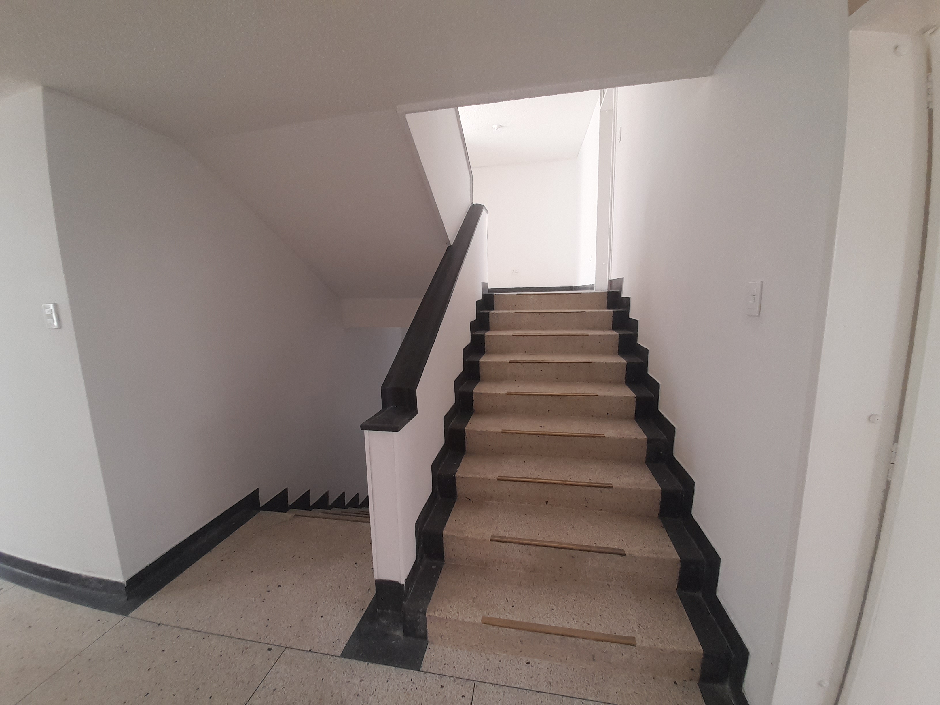 Casa de 6 alcobas en venta en Cabecera Del Llano, Bucaramanga, 279 m² · foto 9 de 24