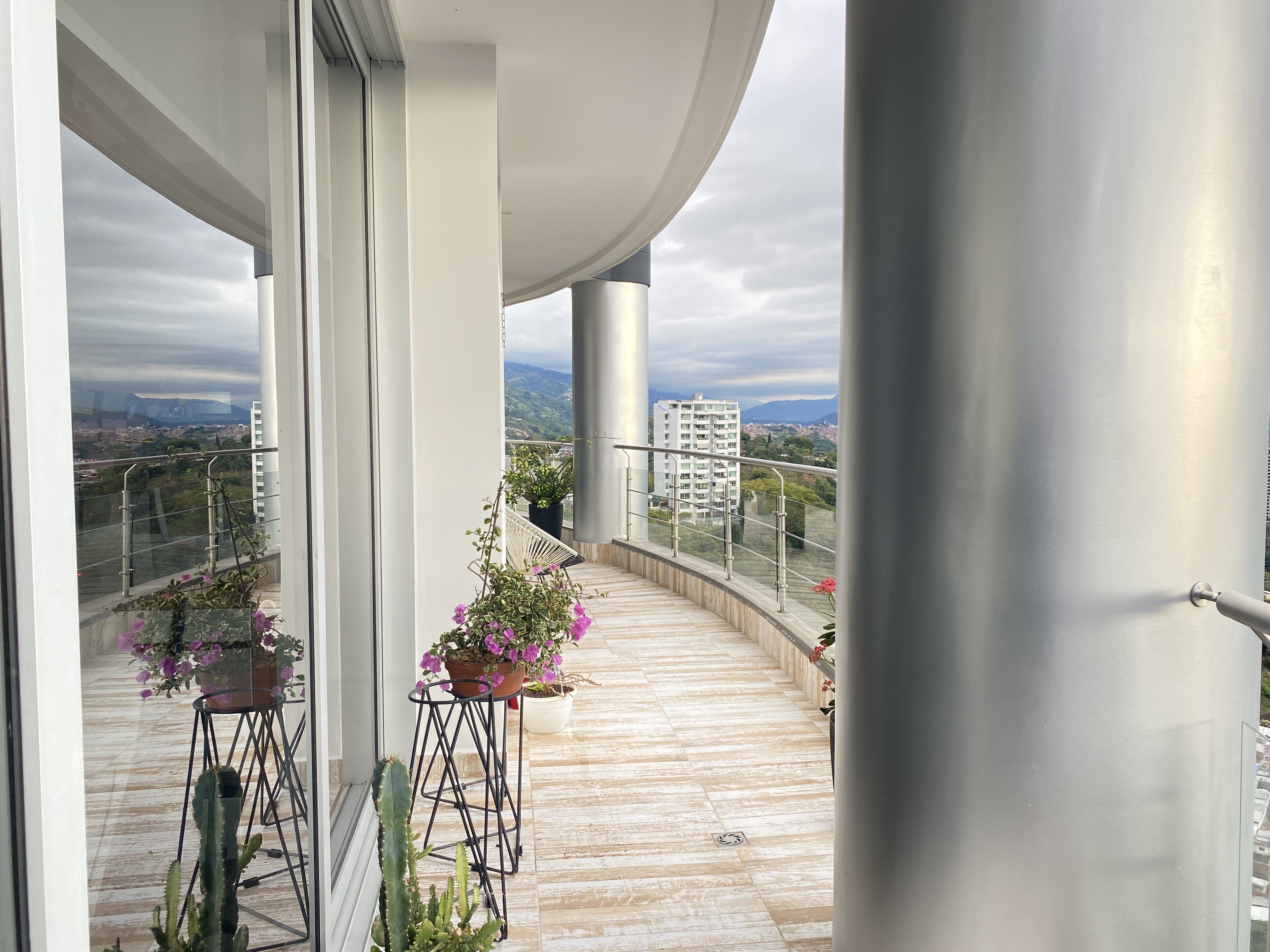 Apartamento de 3 alcobas en venta en Terrazas, Bucaramanga, 260 m² · foto 4 de 24