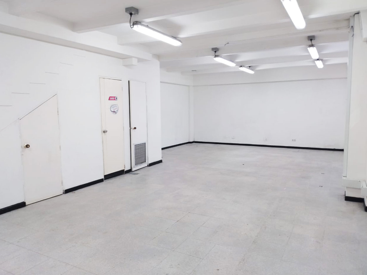Bodega en arriendo en Cristo Rey, Medellín, 280 m² · foto 2 de 18