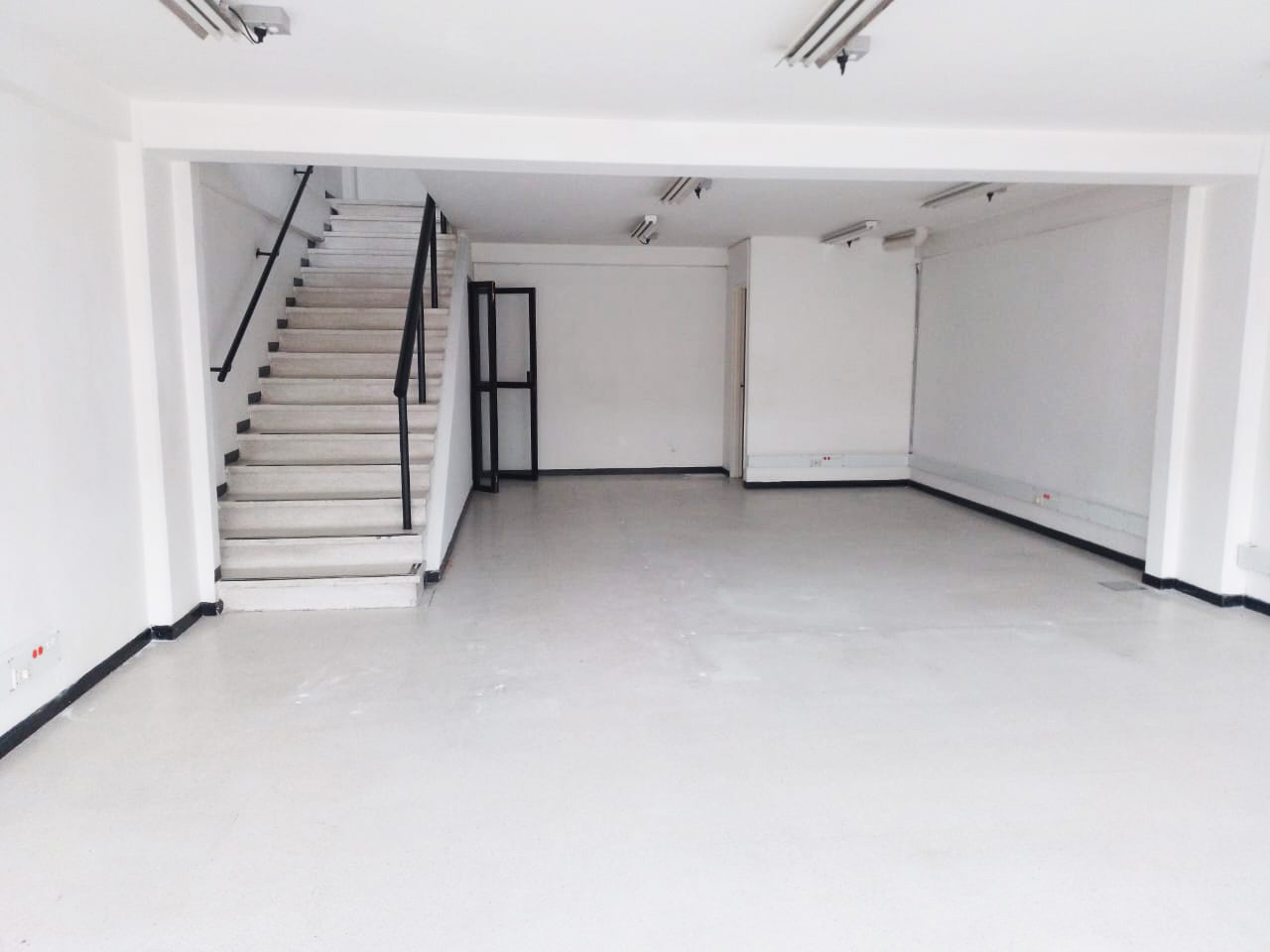 Bodega en arriendo en Cristo Rey, Medellín, 280 m² · foto 4 de 18