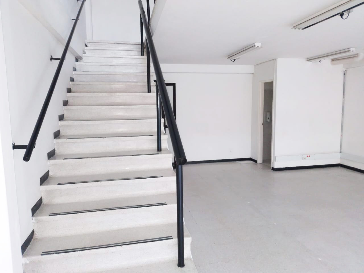 Bodega en arriendo en Cristo Rey, Medellín, 280 m² · foto 5 de 18