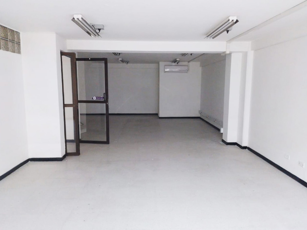 Bodega en arriendo en Cristo Rey, Medellín, 280 m² · foto 8 de 18