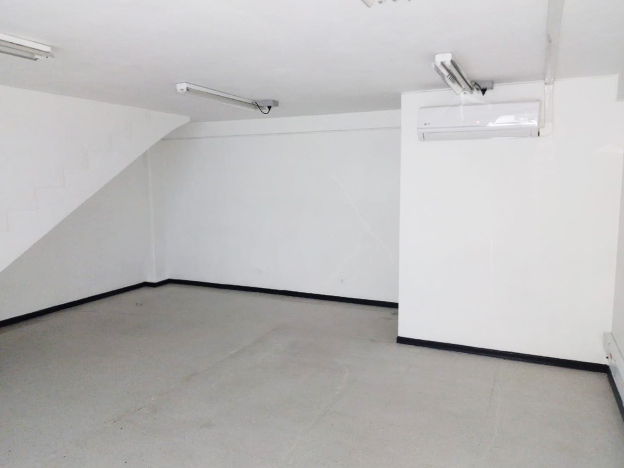 Bodega en arriendo en Cristo Rey, Medellín, 280 m² · foto 9 de 18
