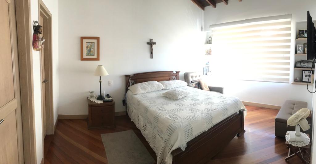 Casa de 5 alcobas en venta en San Lucas, Medellín, 331 m² · foto 12 de 18