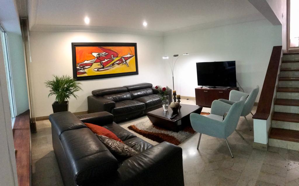 Casa de 5 alcobas en venta en San Lucas, Medellín, 331 m² · foto 2 de 18