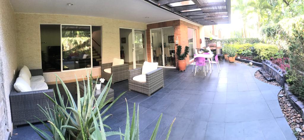 Casa de 5 alcobas en venta en San Lucas, Medellín, 331 m² · foto 3 de 18