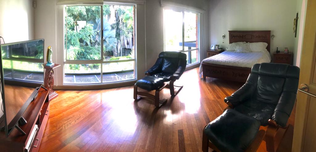 Casa de 5 alcobas en venta en San Lucas, Medellín, 331 m² · foto 4 de 18