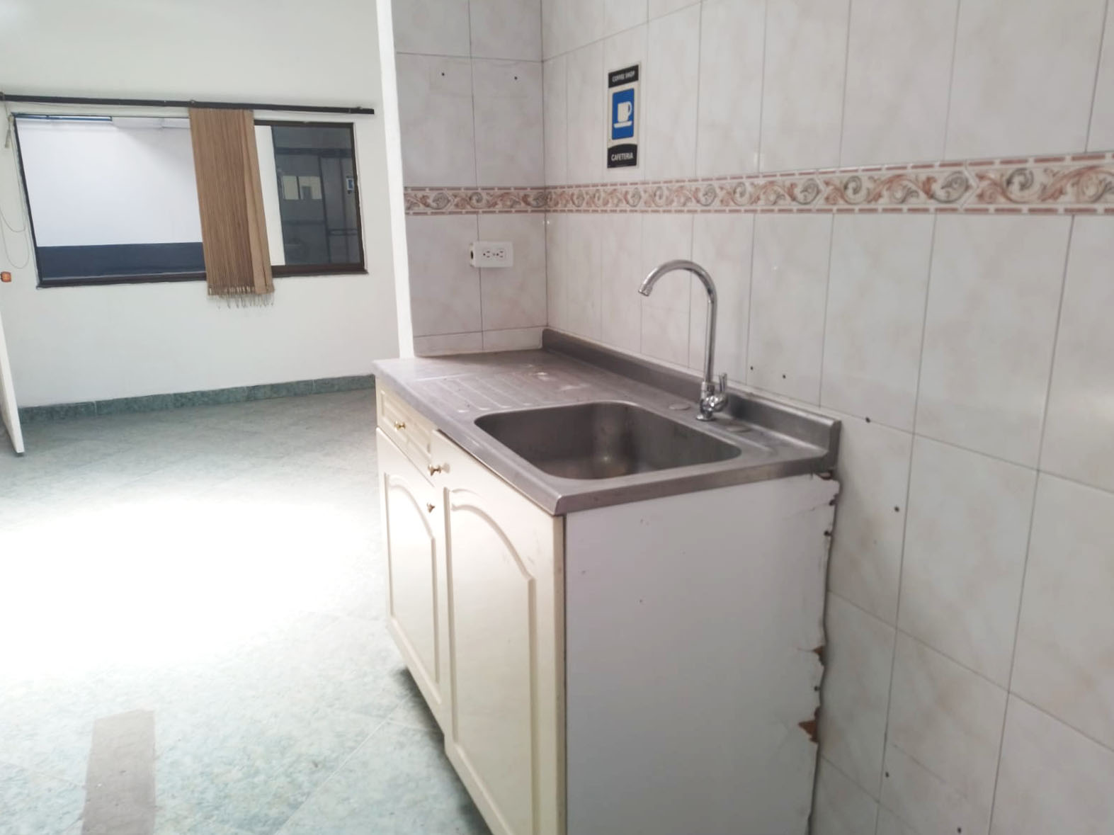 Bodega en arriendo en Noel, Medellín, 200 m² · foto 13 de 18