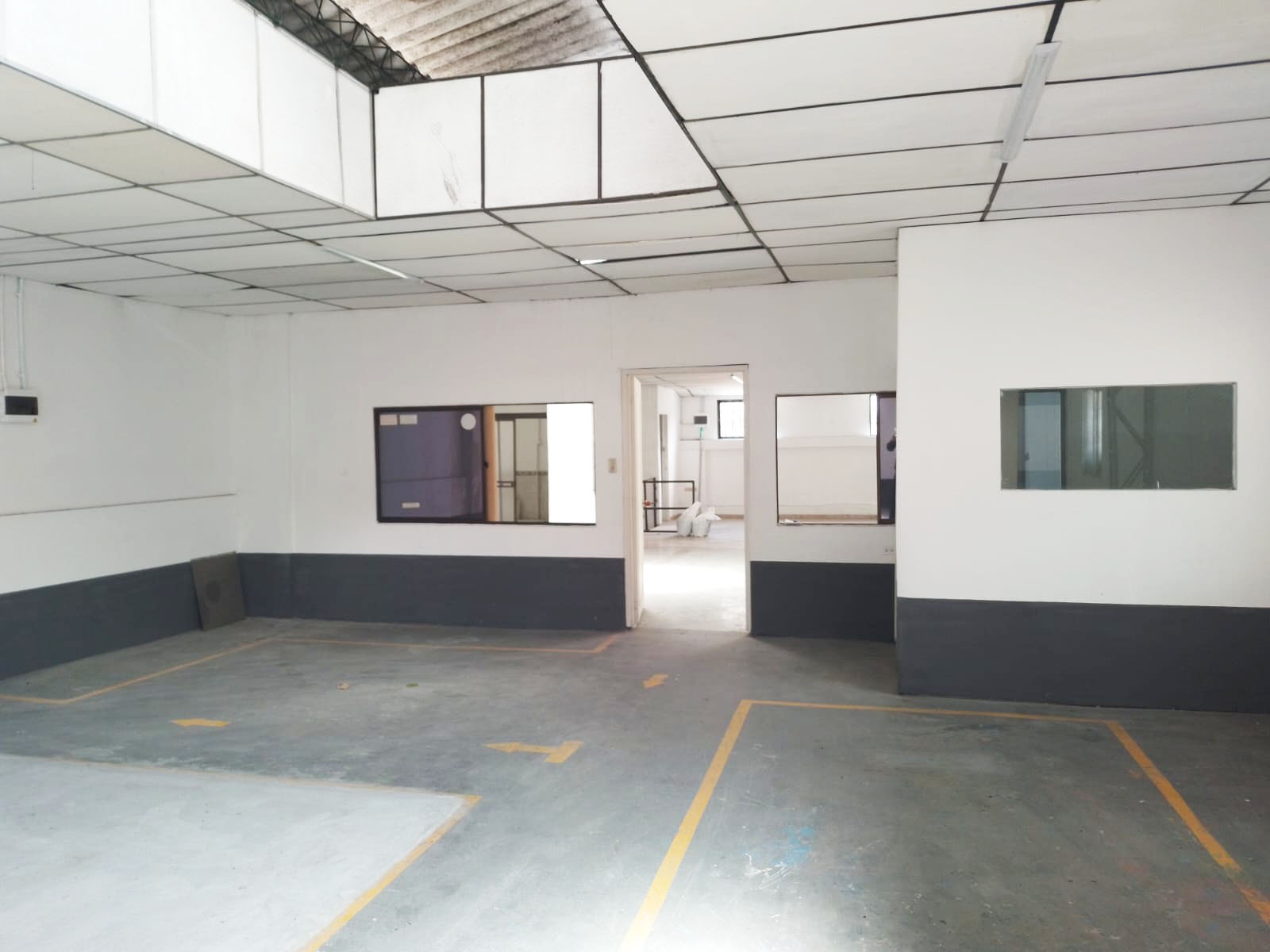 Bodega en arriendo en Noel, Medellín, 200 m² · foto 2 de 18