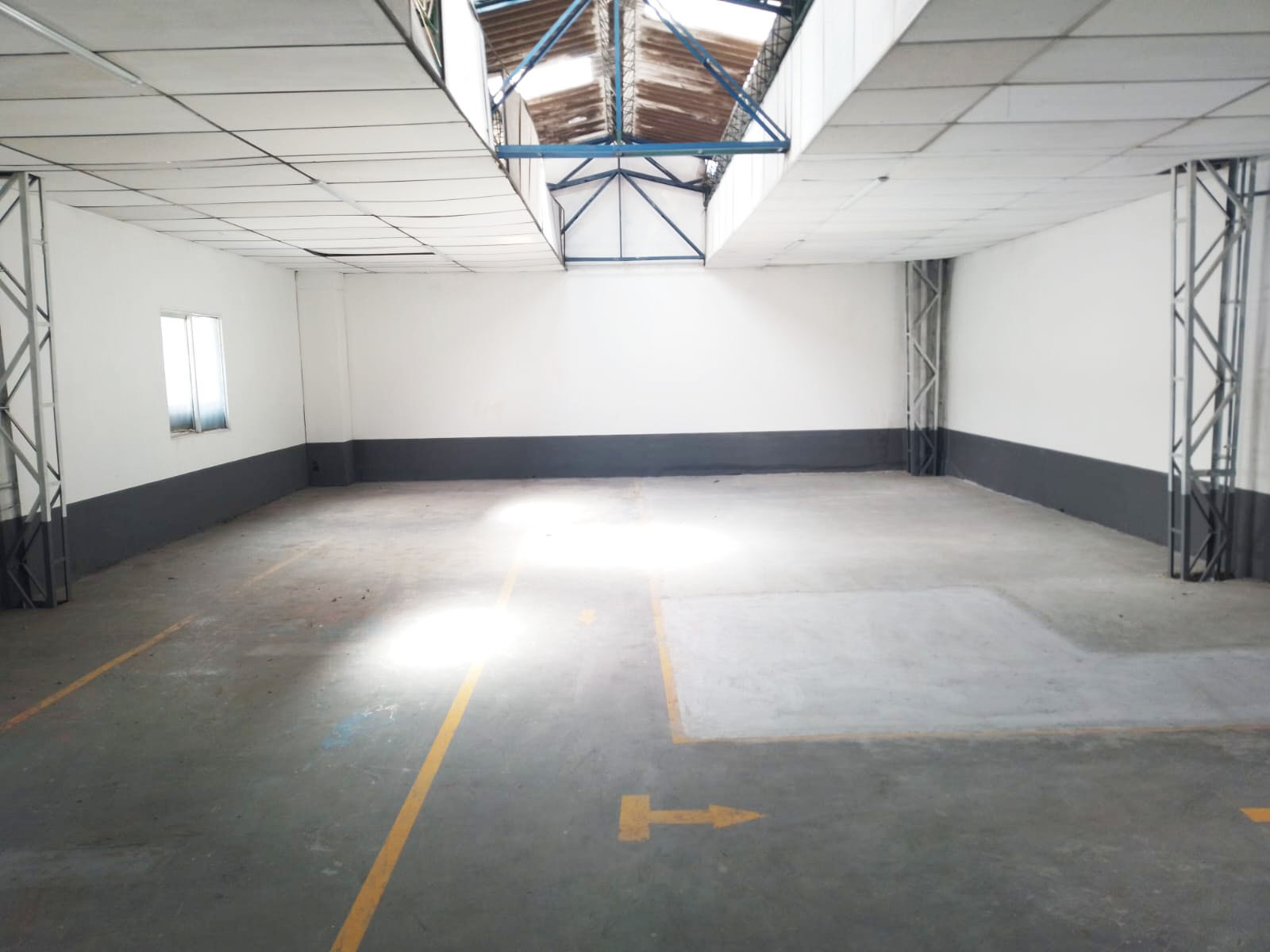 Bodega en arriendo en Noel, Medellín, 200 m² · foto 3 de 18
