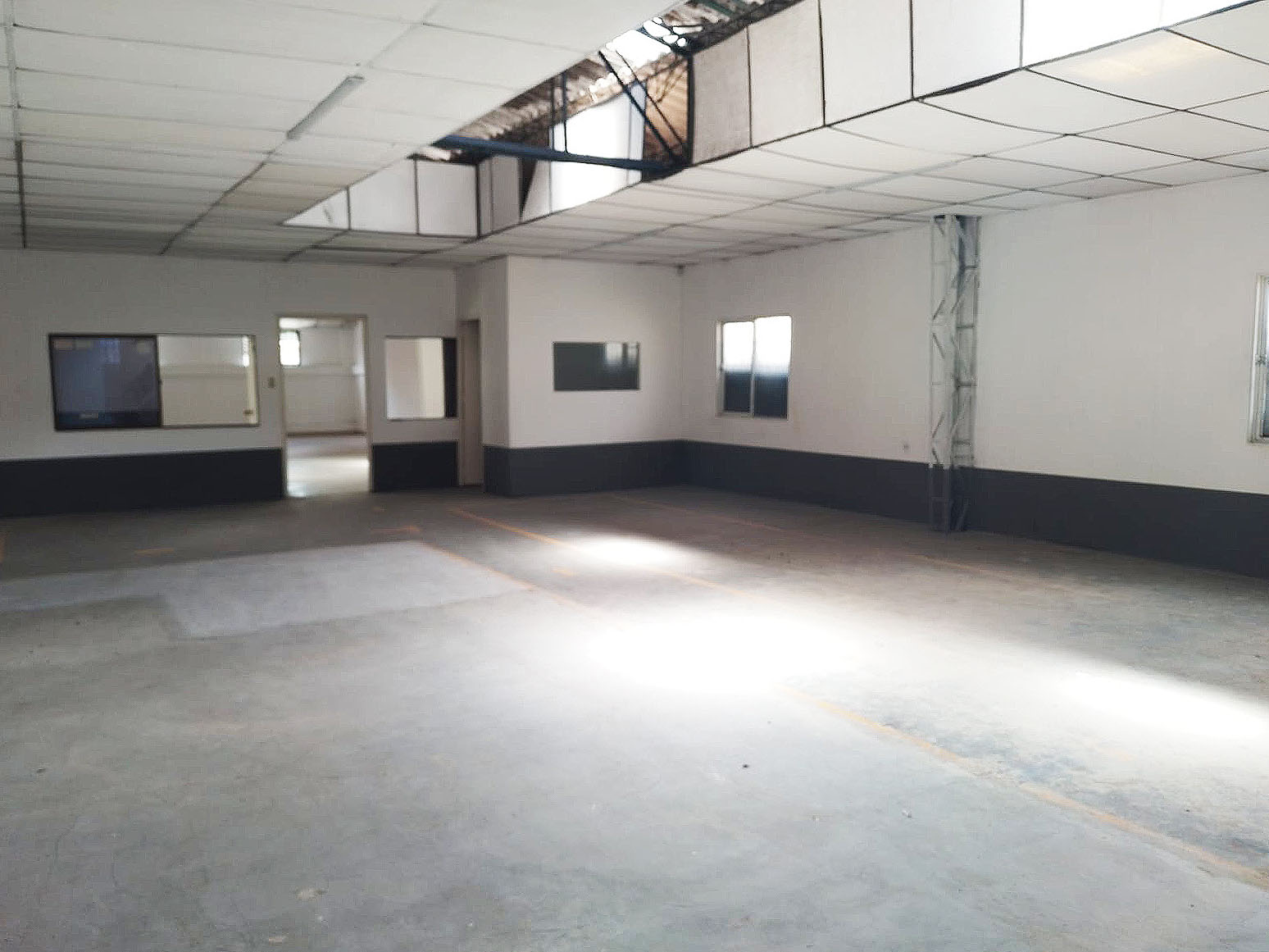 Bodega en arriendo en Noel, Medellín, 200 m² · foto 8 de 18