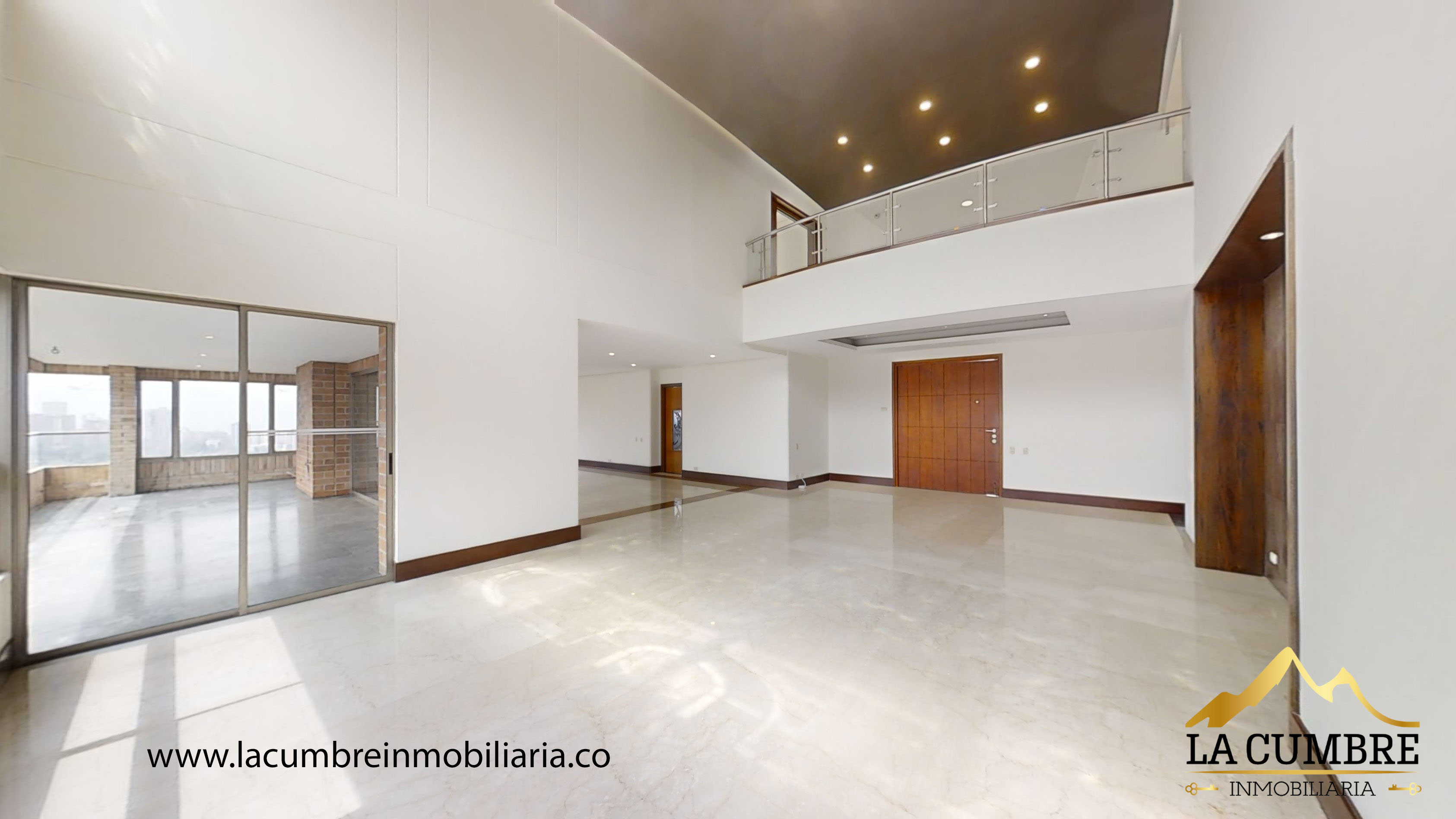 Apartamento en venta en El Poblado, Medellín · foto 2 de 19