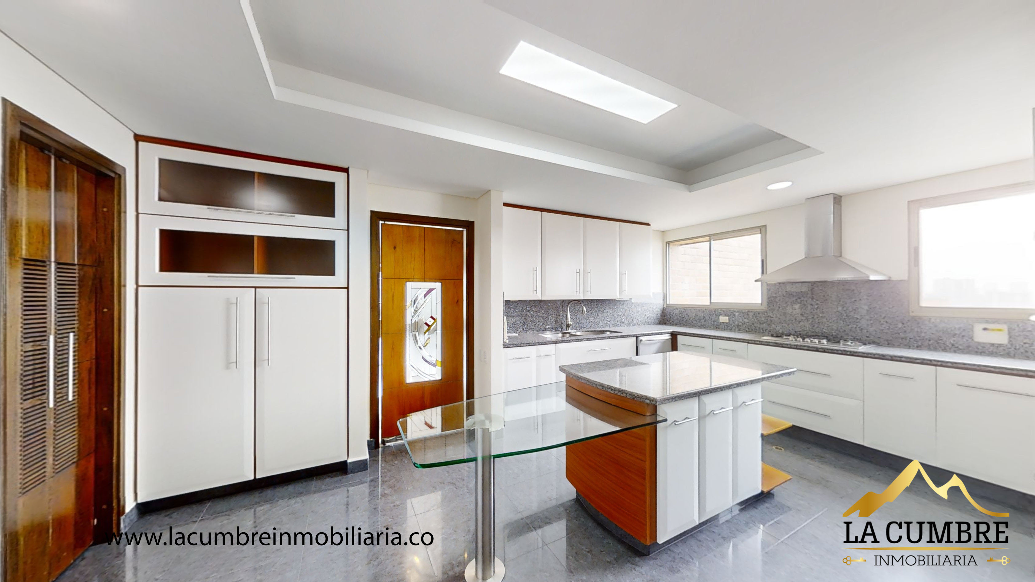 Apartamento en venta en El Poblado, Medellín · foto 8 de 19