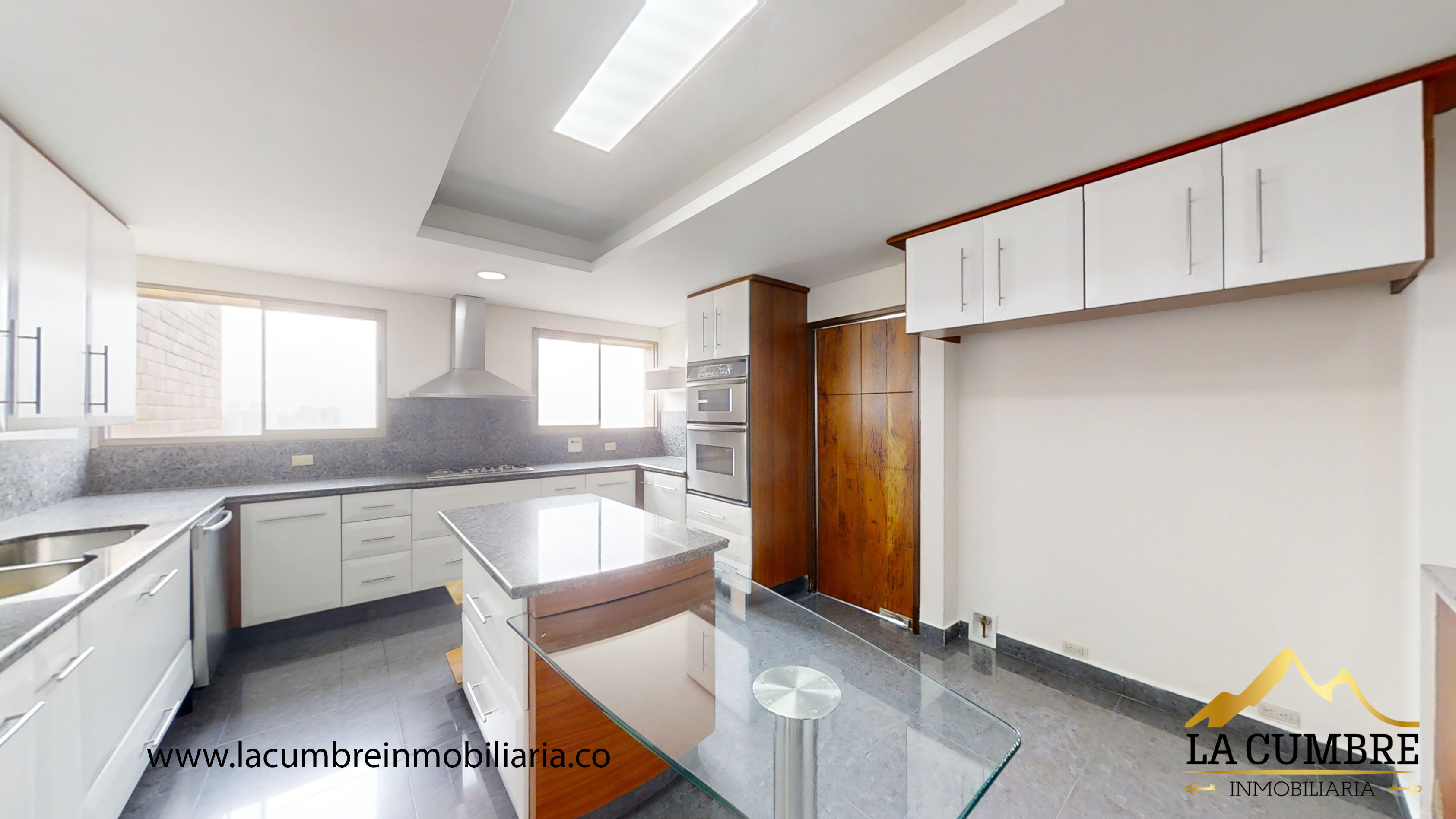 Apartamento en venta en El Poblado, Medellín · foto 9 de 19