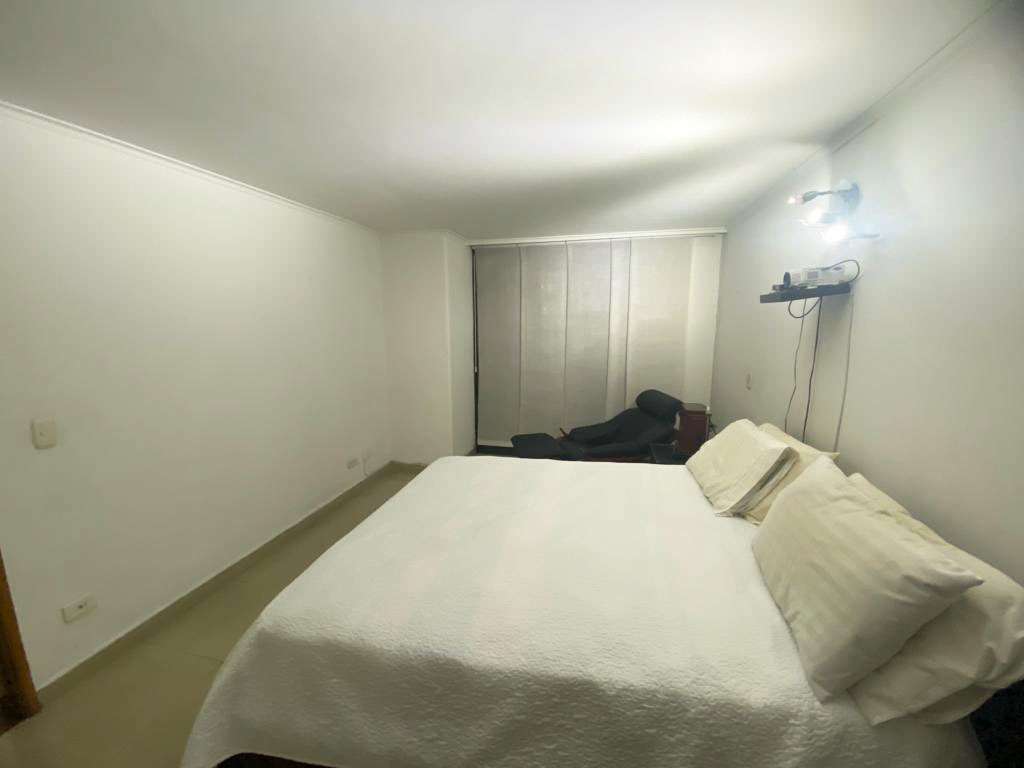 Apartamento de 4 alcobas en arriendo en La Aguacatala, Medellín, 280 m² · foto 10 de 18