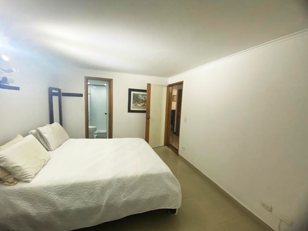 Apartamento de 4 alcobas en arriendo en La Aguacatala, Medellín, 280 m² · foto 12 de 18