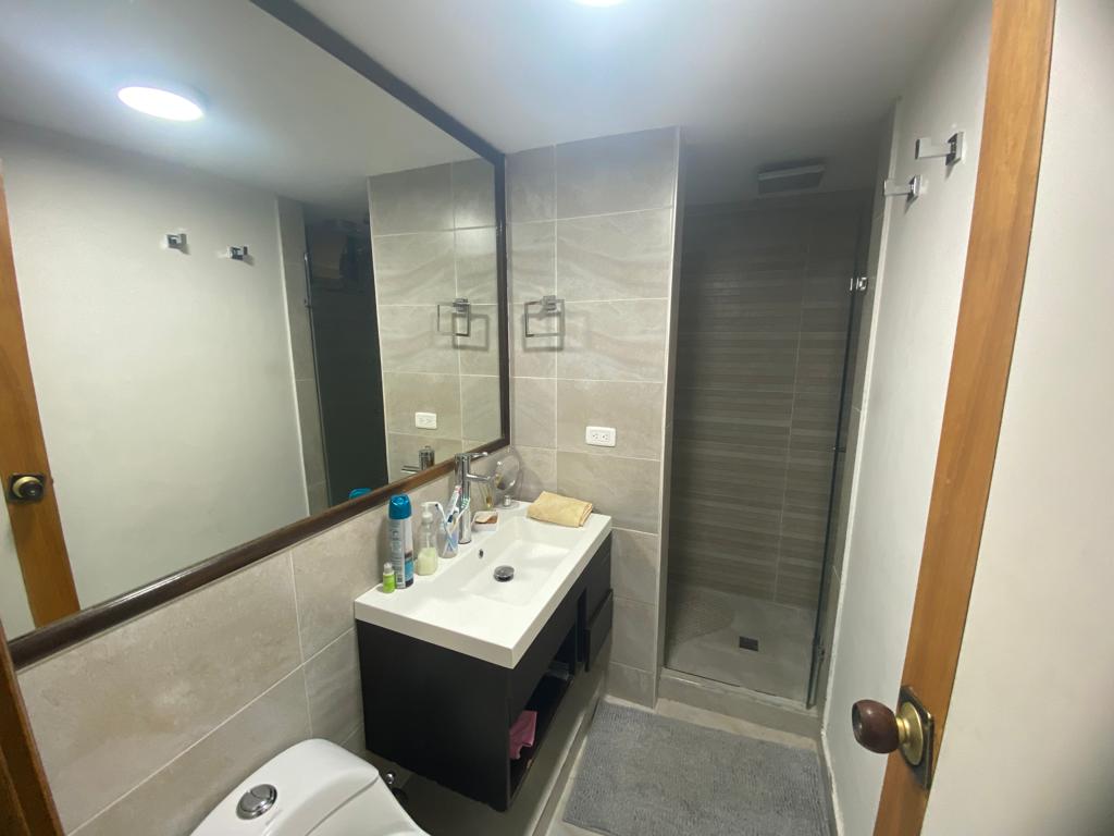 Apartamento de 4 alcobas en arriendo en La Aguacatala, Medellín, 280 m² · foto 14 de 18